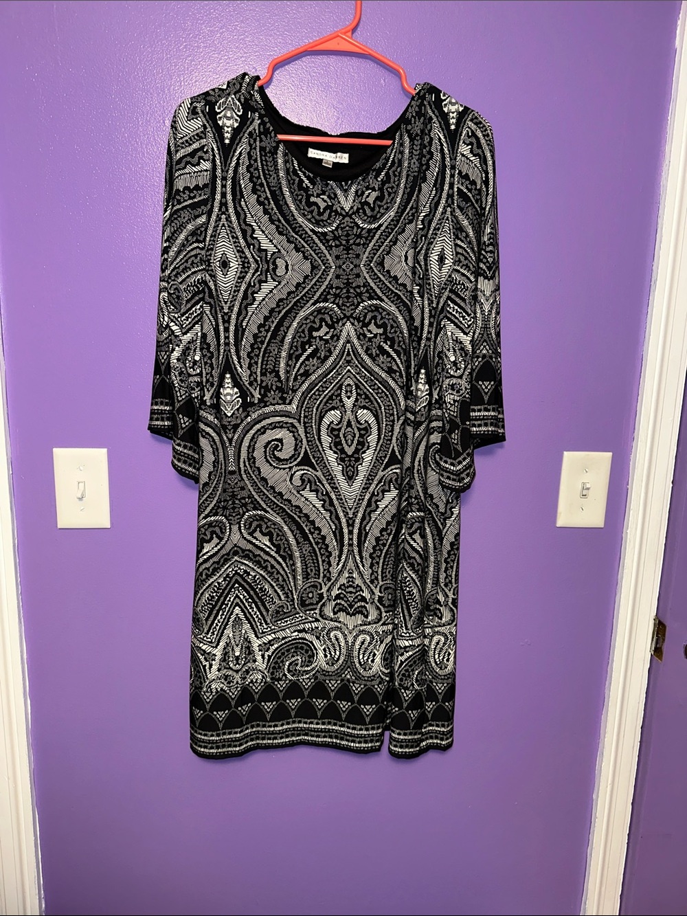 Sandra Darren Black and White Paisley Knit Dress